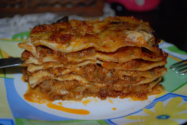 vin rouge avec lasagne